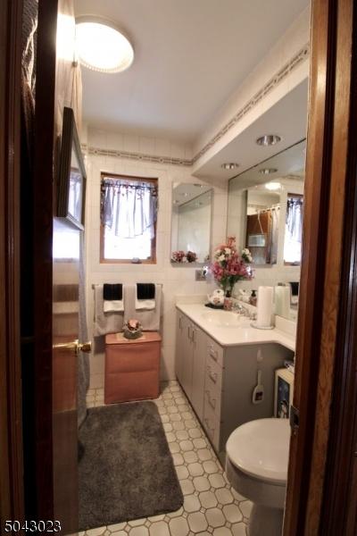 32 Wanaque Ave, Wanaque Boro, NJ 07420 photo 17