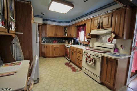 32 Wanaque Ave, Wanaque Boro, NJ 07420 photo 5