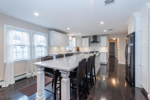 7 Bourbon St, Wayne, NJ 07470 photo 4