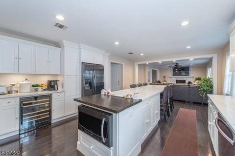 7 Bourbon St, Wayne, NJ 07470 photo 2