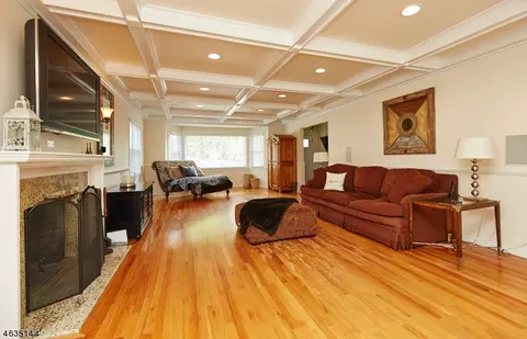 1 Sutherland Rd, Montclair, NJ 07042 photo 4