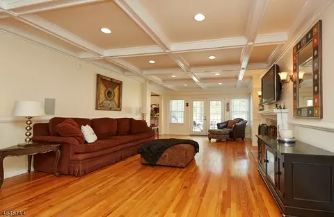 1 Sutherland Rd, Montclair, NJ 07042 photo 5