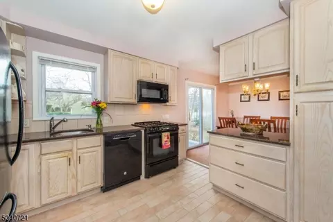 232 Valley Rd, Wayne, NJ 07470 photo 7