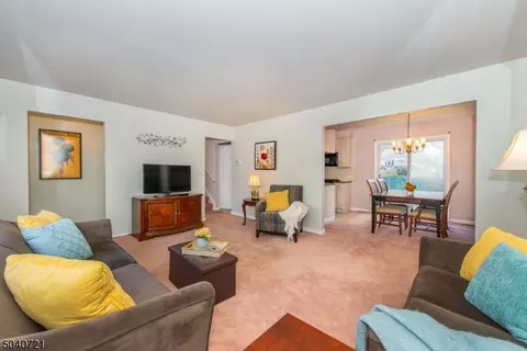 232 Valley Rd, Wayne, NJ 07470 photo 4
