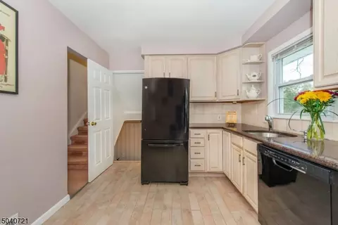 232 Valley Rd, Wayne, NJ 07470 photo 8