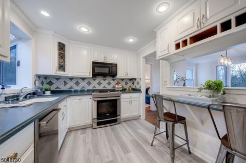 85 Winchip Rd, Summit, NJ 07901 photo 8