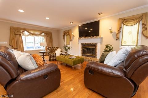 21 Freeman Pl, Nutley, NJ 07110 photo 4