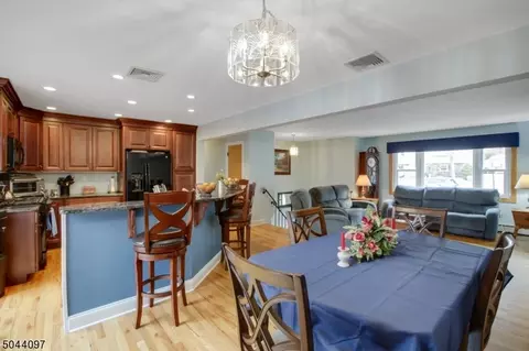 263 Crescent Rd, Wanaque, NJ 07465 photo 10