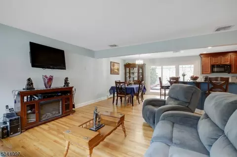 263 Crescent Rd, Wanaque, NJ 07465 photo 6