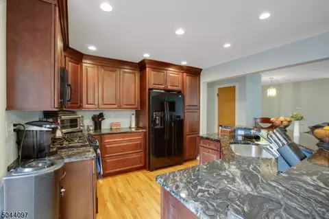 263 Crescent Rd, Wanaque, NJ 07465 photo 9
