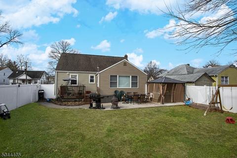 322 1st St, Middlesex, NJ 08846 photo 3