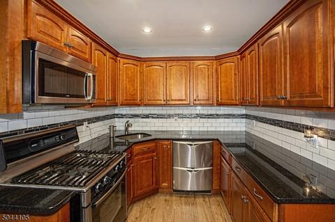 322 1st St, Middlesex, NJ 08846 photo 6