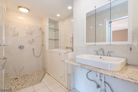 8 Ferndale Rd, Wayne, NJ 07470 photo 12