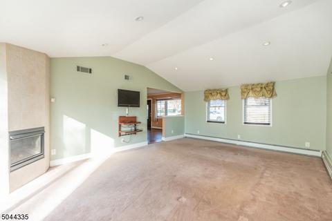 8 Ferndale Rd, Wayne, NJ 07470 photo 5