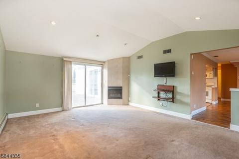 8 Ferndale Rd, Wayne, NJ 07470 photo 6