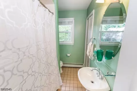 136 Monroe St, Haskell, NJ 07420 photo 15