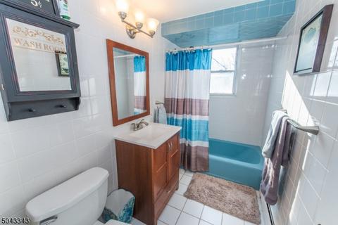 483 Forest Ave, Paramus, NJ 07652 photo 18