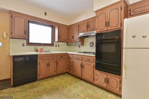 105 Longport Rd, Wayne, NJ 07470 photo 8
