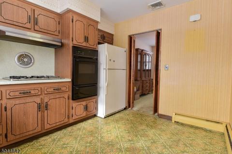 105 Longport Rd, Wayne, NJ 07470 photo 9