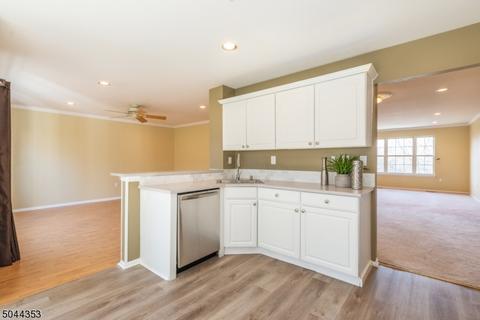 7 Micheline Ct, Wayne, NJ 07470 photo 4