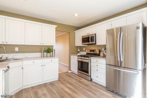 7 Micheline Ct, Wayne, NJ 07470 photo 3