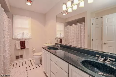 14 Crabapple Cv, Hampton, NJ 08827 photo 22