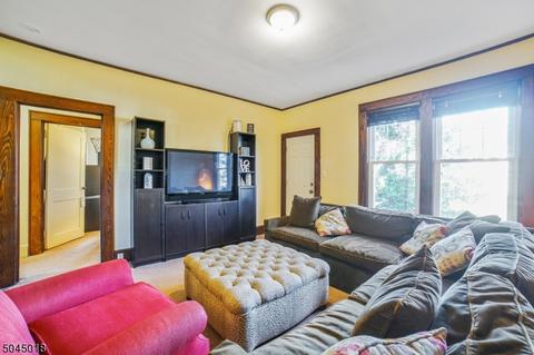 129 Centre St, Nutley, NJ 07110 photo 4