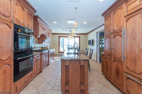 45 Mandon Dr, Wayne, NJ 07470 photo 3