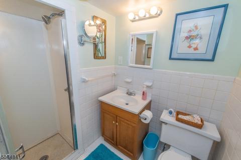 45 Mandon Dr, Wayne, NJ 07470 photo 12