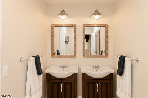 60 E Oak St, Basking Ridge, NJ 07920 photo 22