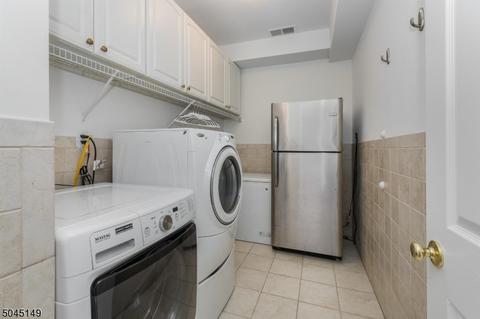 56 Atherton Ct, Wayne, NJ 07470 photo 21