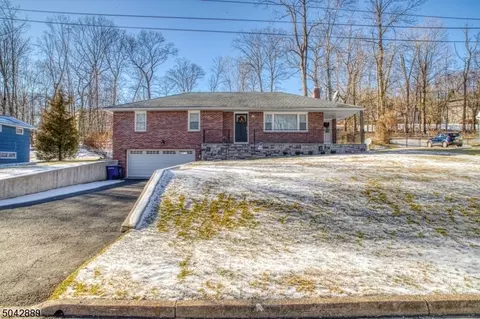 133 Macdonald Dr, Wayne, NJ 07470 photo 1
