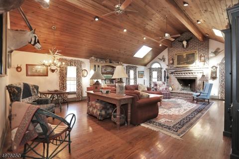 7 Pharis Pl, Upper Saddle River, NJ 07458 photo 4