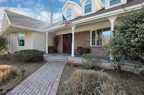 7 Pharis Pl, Upper Saddle River, NJ 07458 photo 1