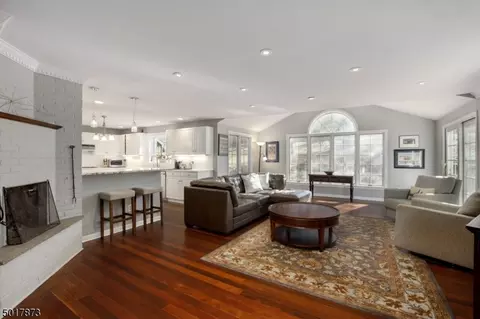 4 Sweetbriar Rd, Summit, NJ 07901 photo 6