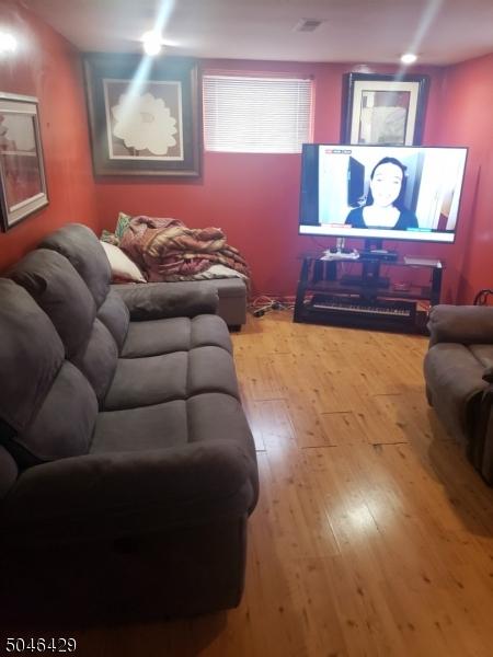 891 Gloucester Rd, Union, NJ 07083 photo 15