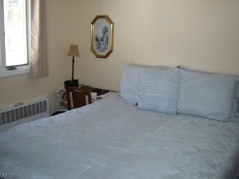 162 Beechwood Dr, Wayne, NJ 07470 photo 9