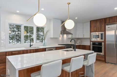 27 Heller Dr, Montclair, NJ 07043 photo 6