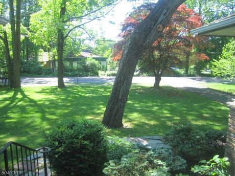 82 E Main St, Mendham, NJ 07945 photo 3