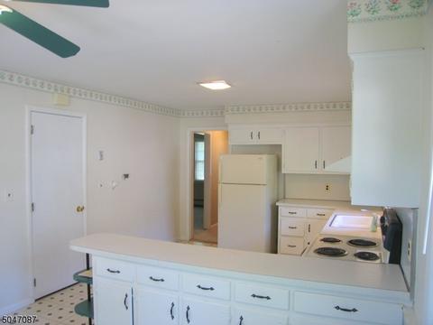 82 E Main St, Mendham, NJ 07945 photo 5