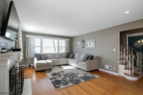 31 Spruce Ter, Wayne, NJ 07470 photo 3
