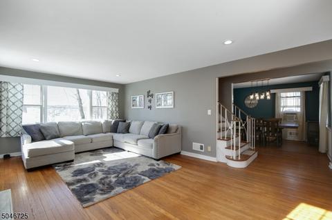 31 Spruce Ter, Wayne, NJ 07470 photo 5