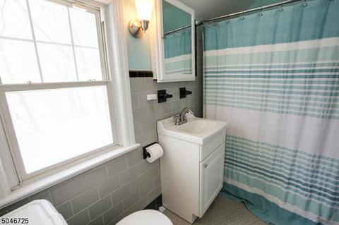31 Spruce Ter, Wayne, NJ 07470 photo 17