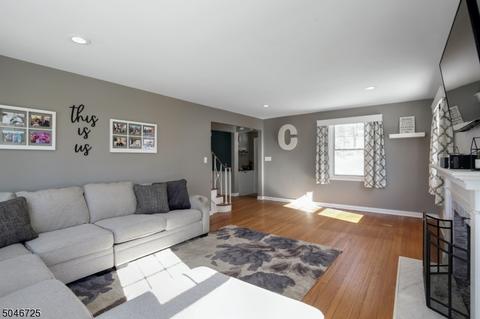31 Spruce Ter, Wayne, NJ 07470 photo 4