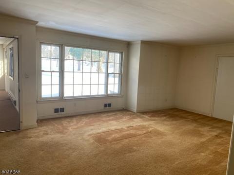 8 Soder Rd, Caldwell, NJ 07006 photo 3