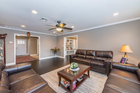 8 Copley Ct, Wayne, NJ 07470 photo 6