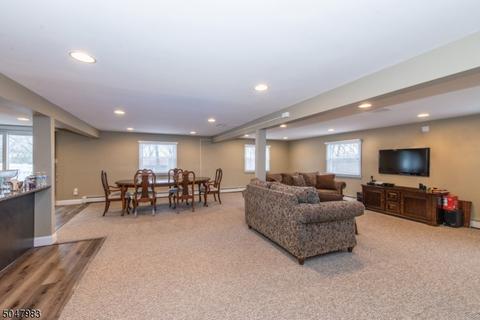 8 Copley Ct, Wayne, NJ 07470 photo 19