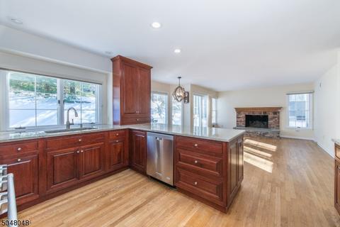 41 Gatehouse Rd, Bedminster, NJ 07921 photo 6