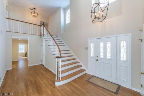 41 Gatehouse Rd, Bedminster, NJ 07921 photo 2