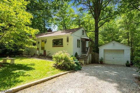 39 Roxiticus Rd, Mendham, NJ 07945 photo 2